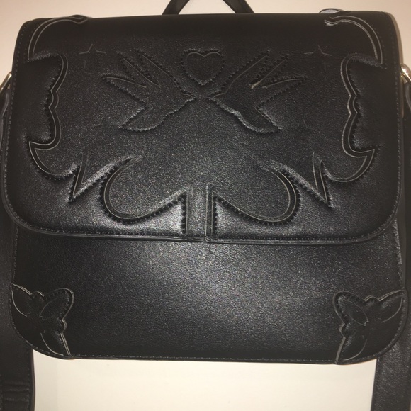 BCBG Love Bird Bag **GIFT ALERT 🎁** - Picture 1 of 7